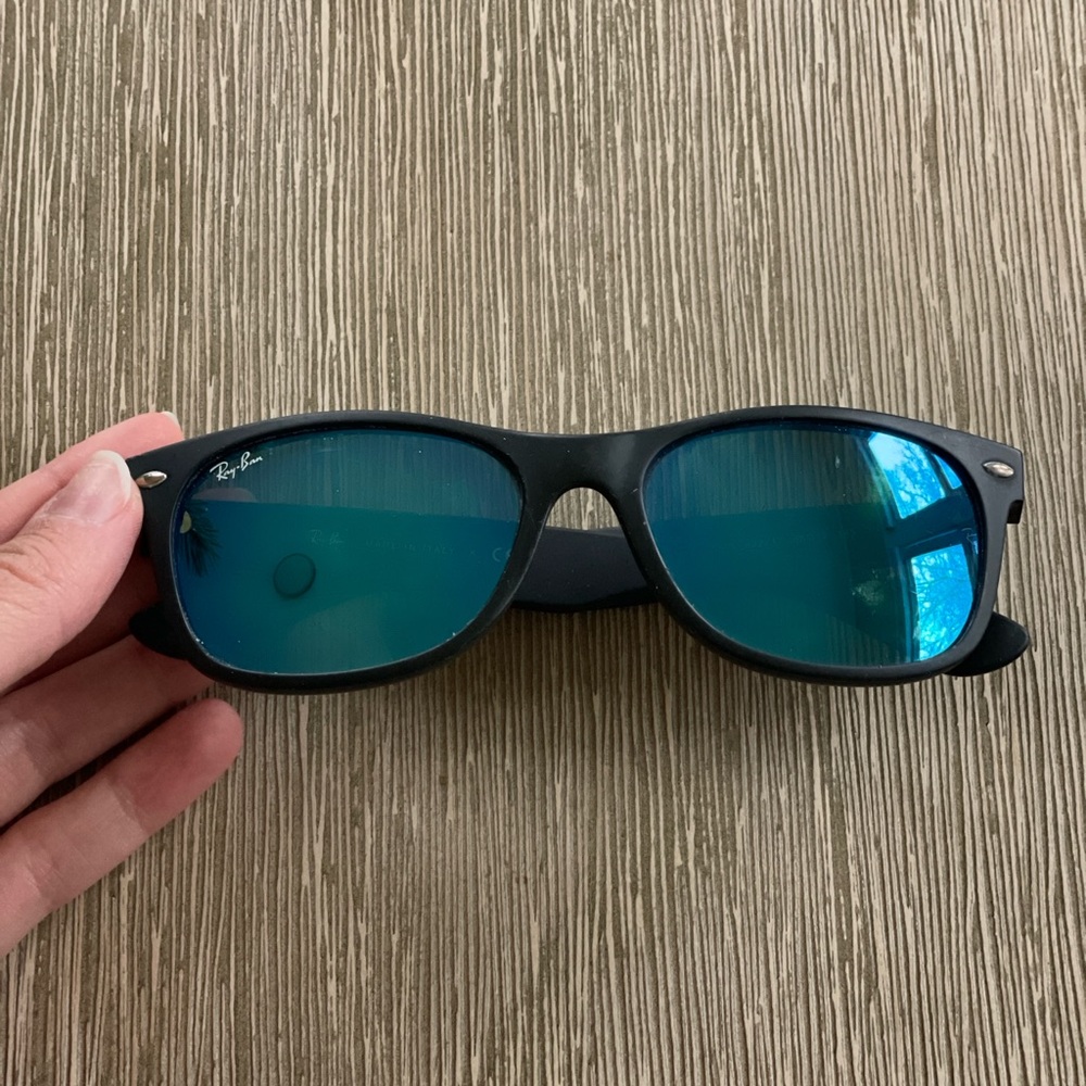 Women’s Raybans
